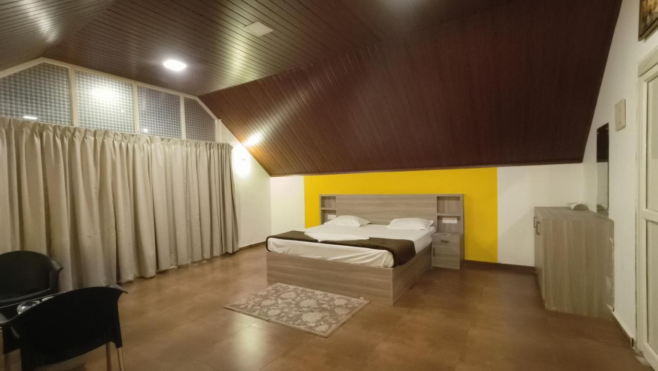 Happy Holidays Resort Kanthalloor Екстер'єр фото