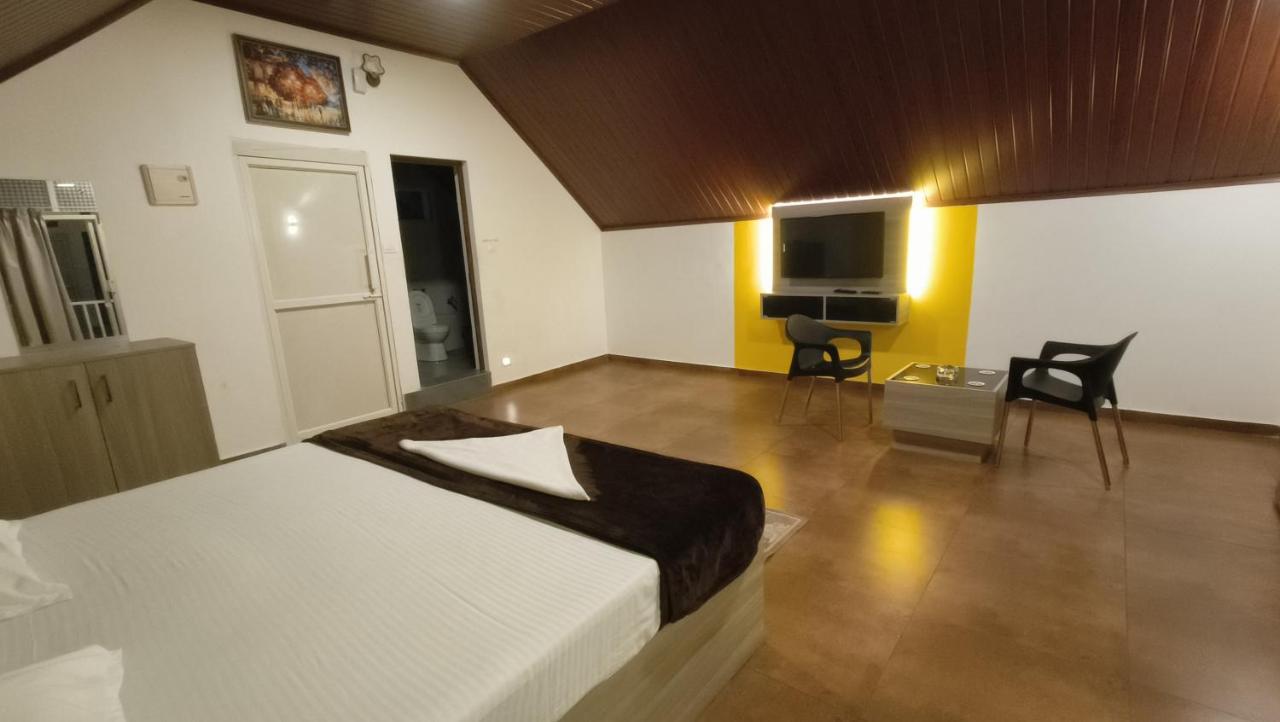 Happy Holidays Resort Kanthalloor Екстер'єр фото